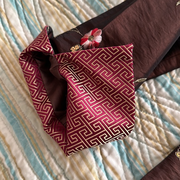 Vintage size small embroidered with flowers gold thread frog clasps - Picture 16 of 17